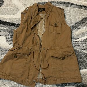 Women’s vest with fur in the inside